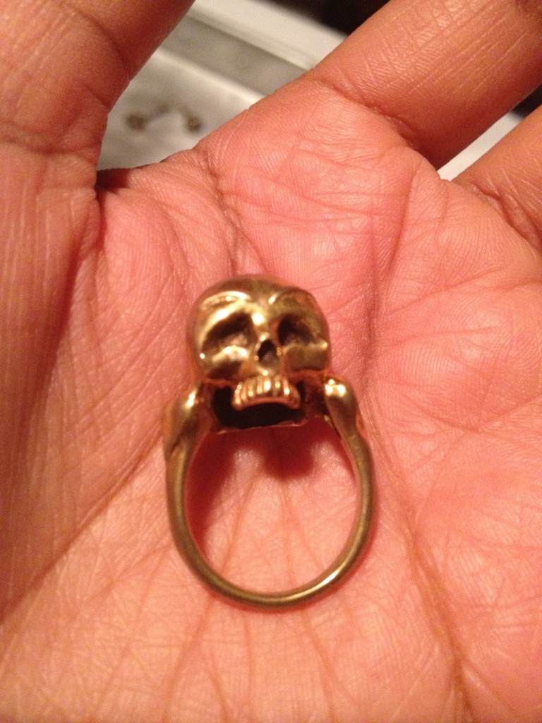 Heidi Gardner-skull3